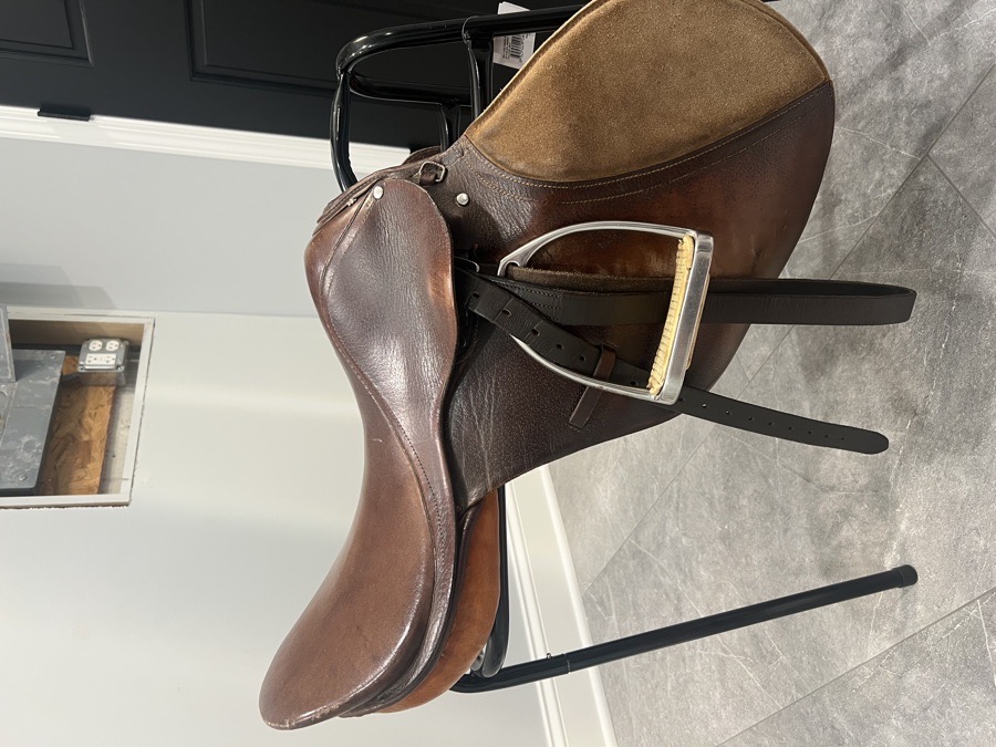 English saddle