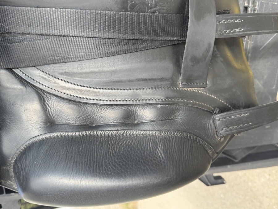 Albion 18” SL dressage saddle, wide tree, beautiful condition