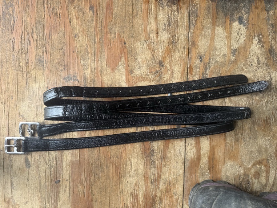58” black stirrup leathers