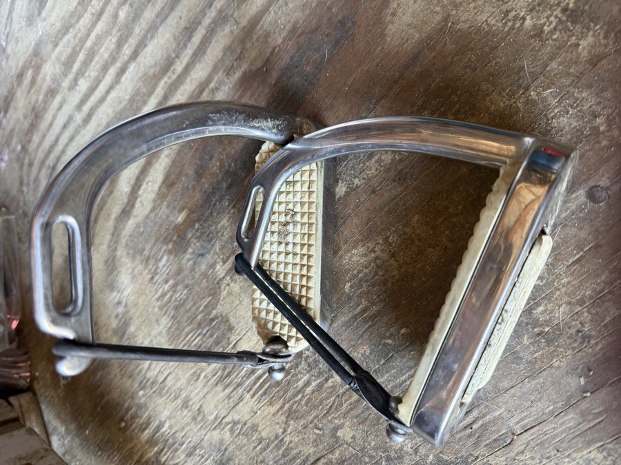 4 1/2” peacock irons