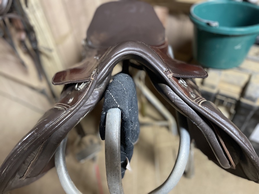 Unknown brand saddle