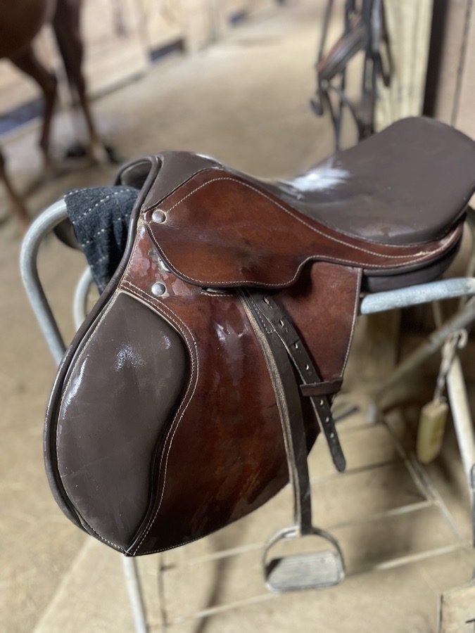 Unknown brand saddle