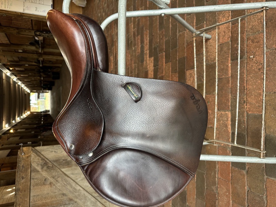 Amerigo Vega Close Contact Jump saddle