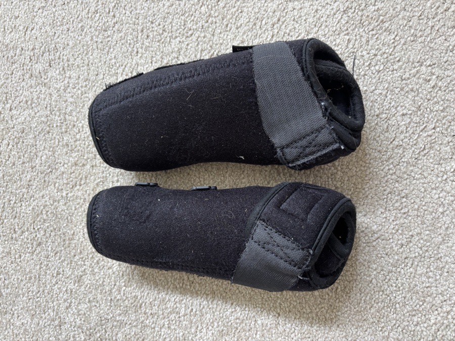 Back On Track Airflow Exercise Boots, Size M