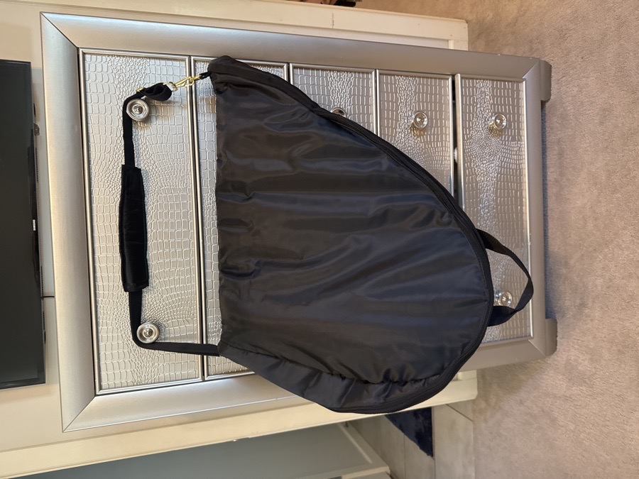 DURA-TECH saddle bag! (Also fits a dressage saddle)