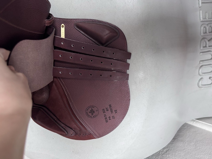 BRAND NEW 17” CWD SE38 Hunter Mademoiselle 2Gs PRO Saddle - 3CH