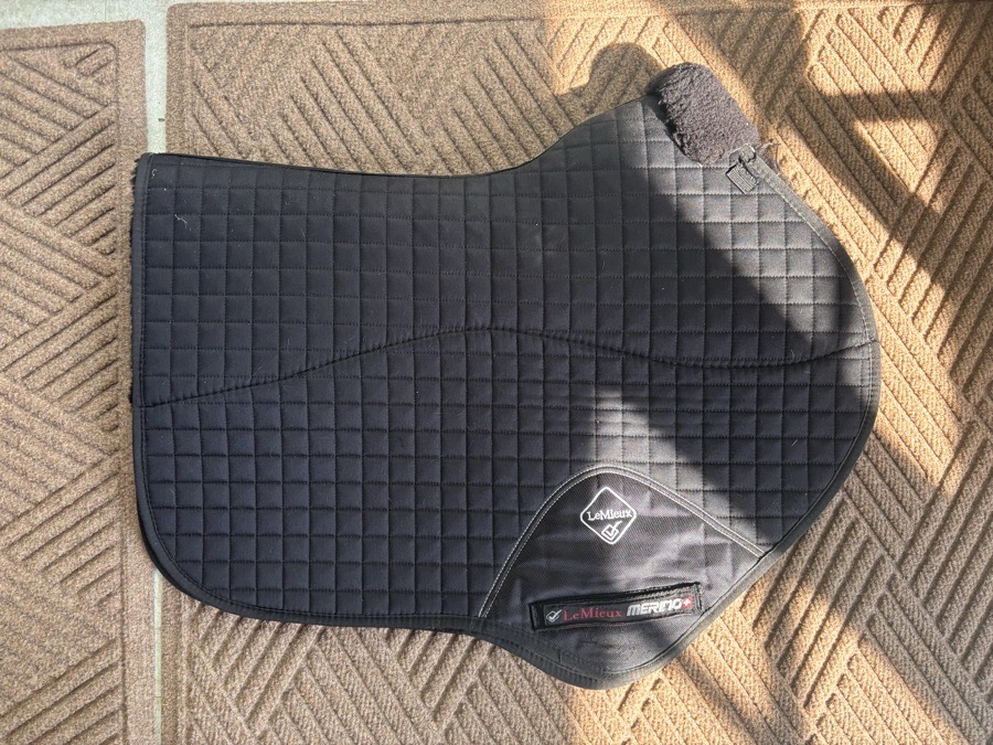 LEMIEUX Merino Wool Lined Jumper Pad