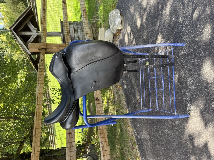 Custom Saddlery Steffen’s Advantage Monoflap Dressage Saddle