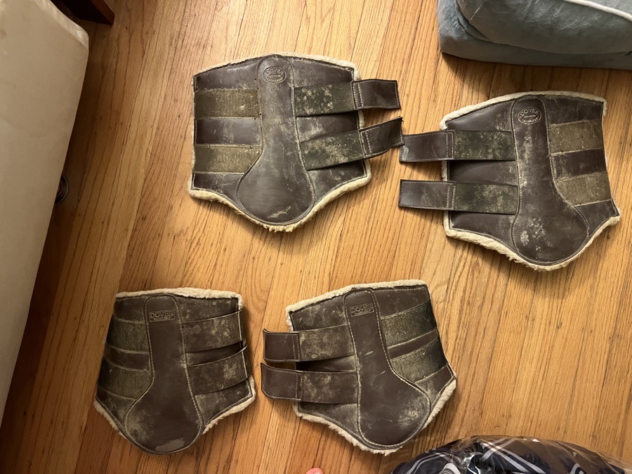 Set of 4 fleece boots