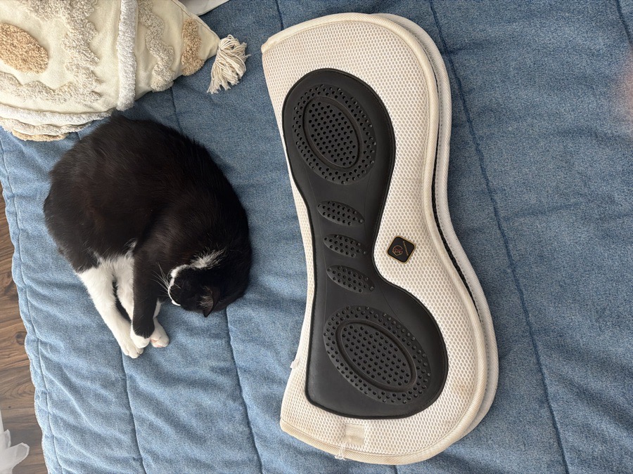 Kavallerie 3D Air-Mesh Half Pad, Impact Protection & Therapeutic Gel Padding