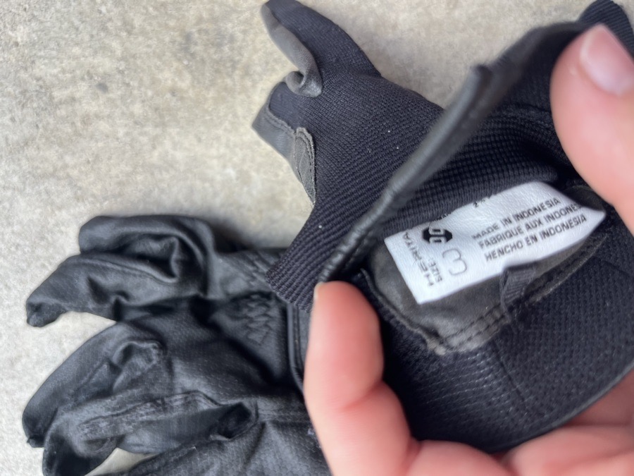 Kids size 3 gloves bundle