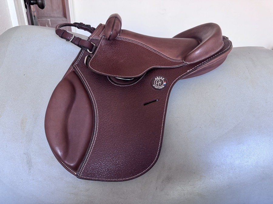 BRAND NEW 12” Arion Leadline Saddle w/NEW Arion fittings - RARE!