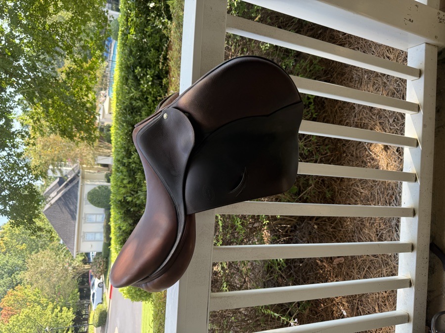 Devoucoux Oldera 17.5”