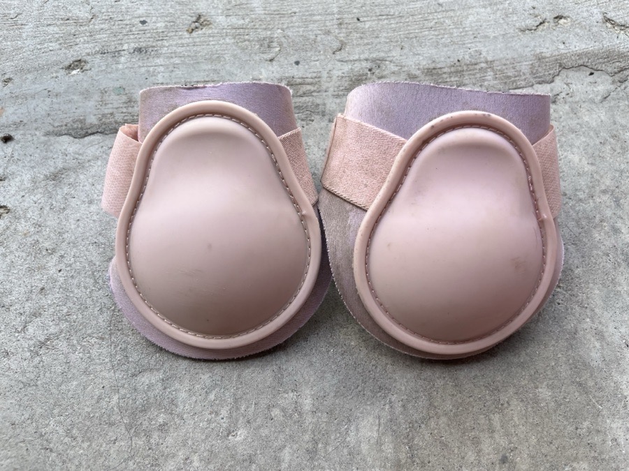 Cob pink hind boots