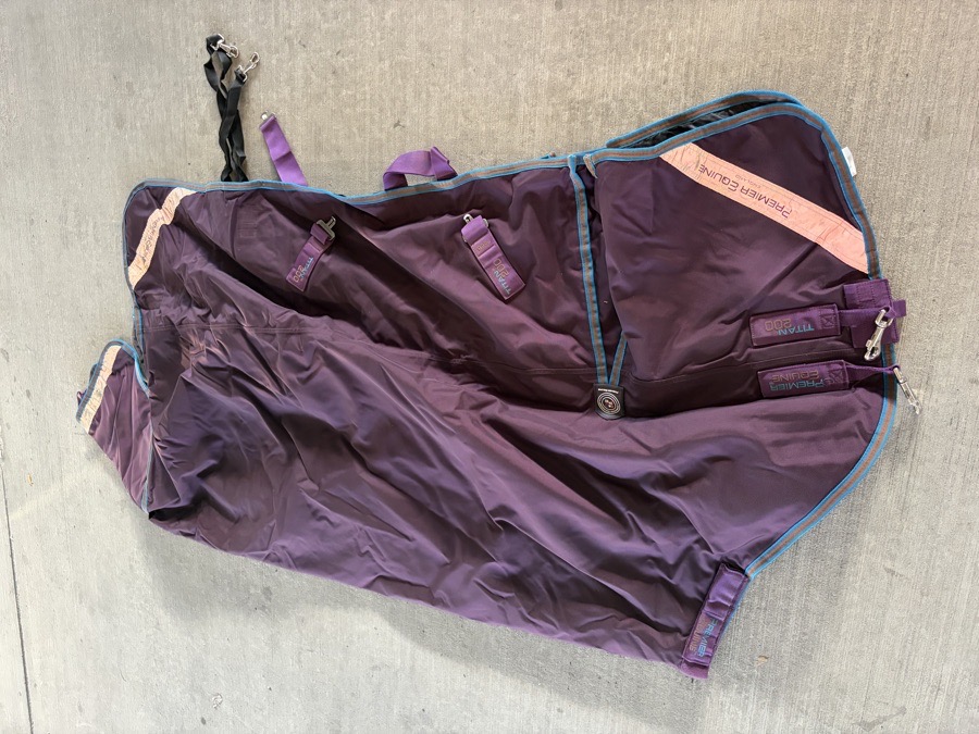 Premier Equine Titan 200g turnour blanket with snug fit neck cover, purple, 78