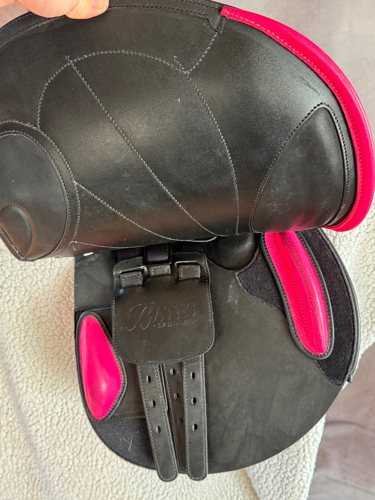 NEW FLASHY FUN Bates Victrix 17" Jump Saddle with accessories!