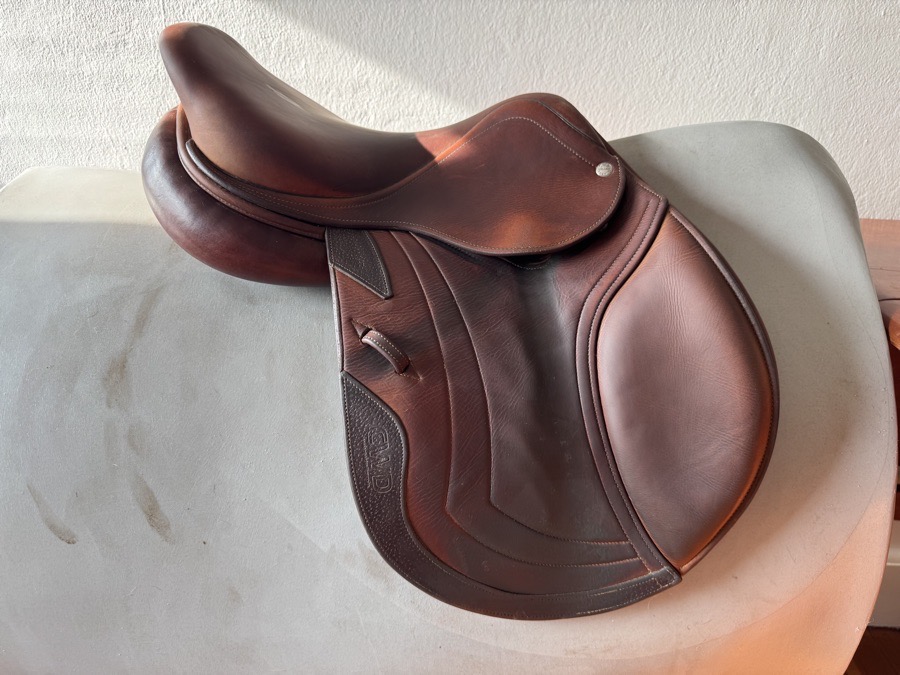 15.5” CWD SE02 Child / Pony Saddle - 1L - Full Buffalo