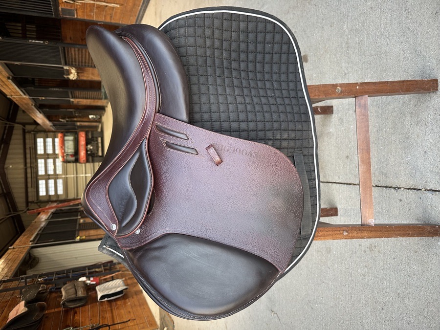 2024 17” 1A flap Devoucoux Barritz Lab