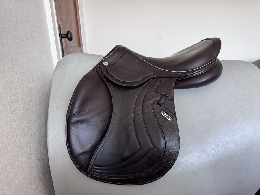 17.5” 2018 CWD SE32 Mademoiselle 2Gs Saddle - 3L - Full Buffalo