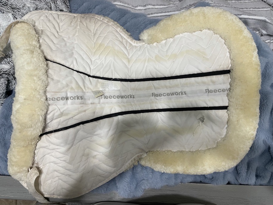 Fleece works half pad