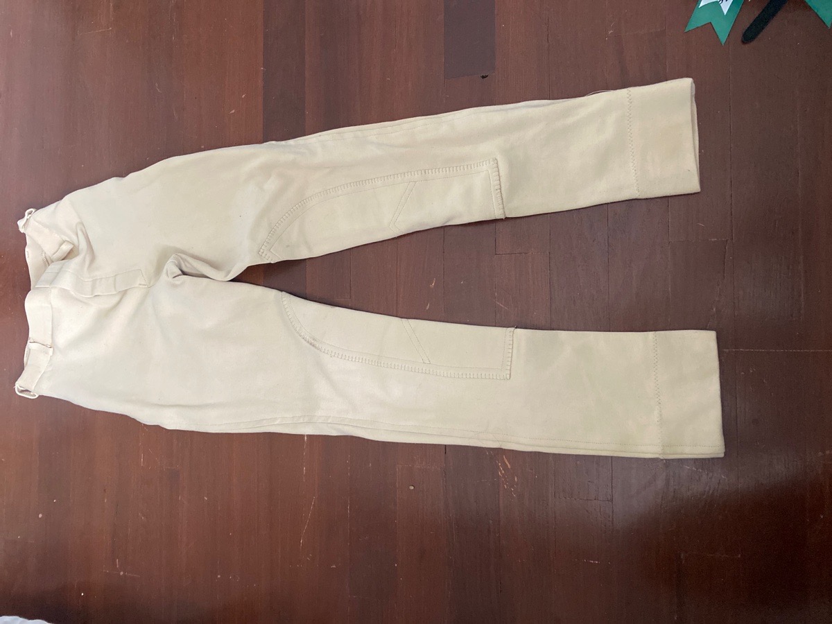  Riding pants 