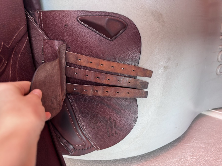 18” 2022 CWD SE26 2Gs Saddle - 2C - Full Buffalo - LIKE NEW!