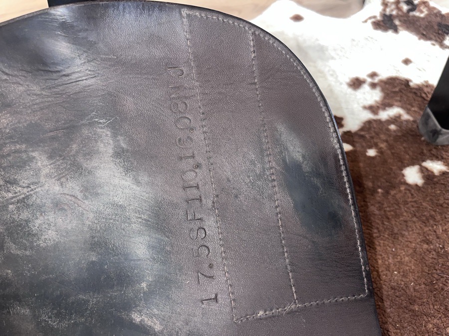 CUSTOM SADDLERY | 17"