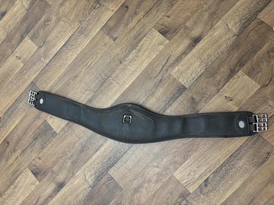 Wintec Shoulder Relief Girth w/CAIR