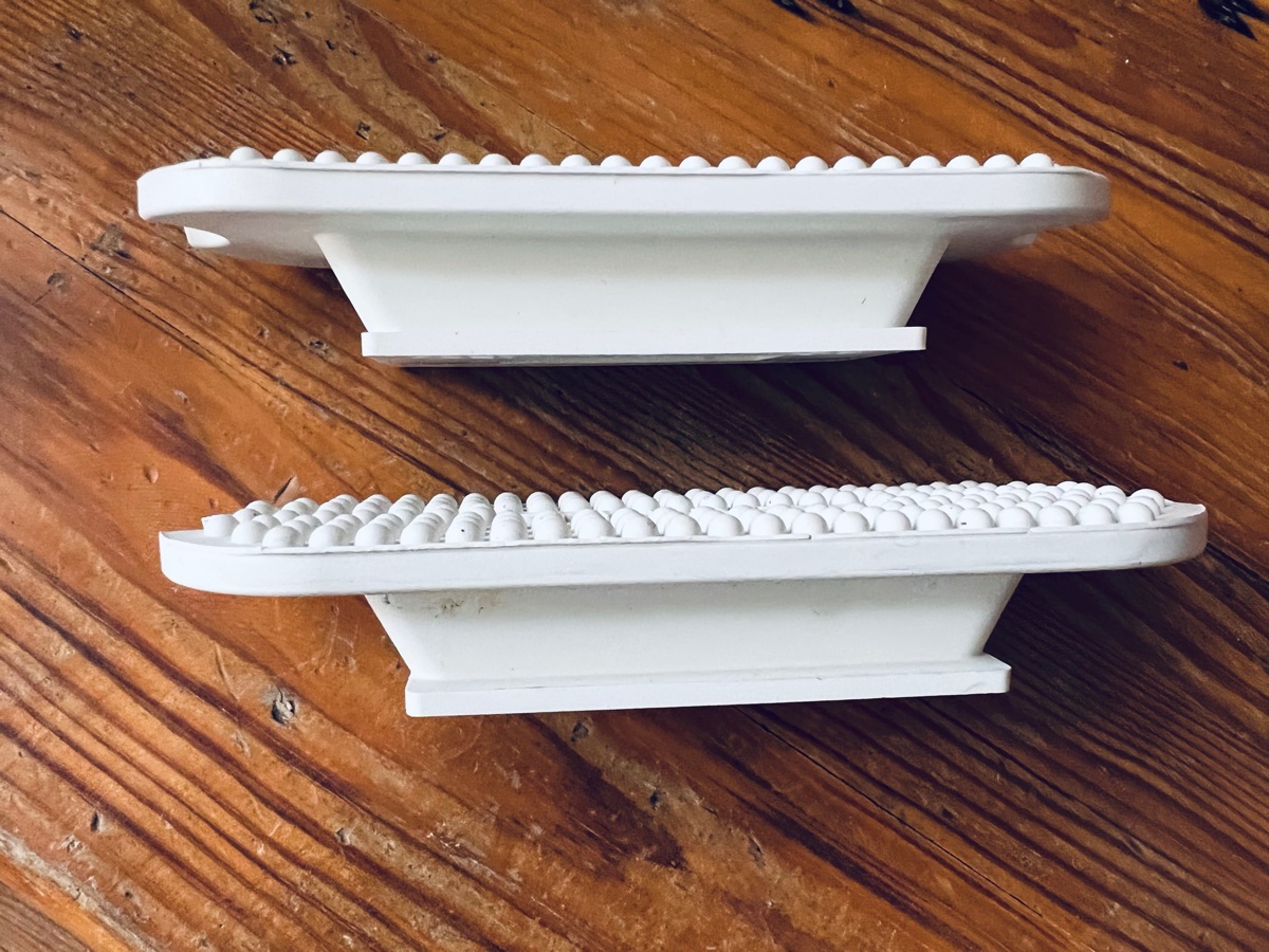 Herm Springer stirrup pads (white, 4-3/4)