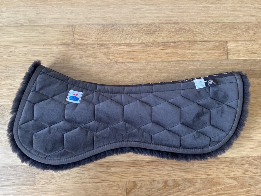 Mattes Sheepskin Half Pad
