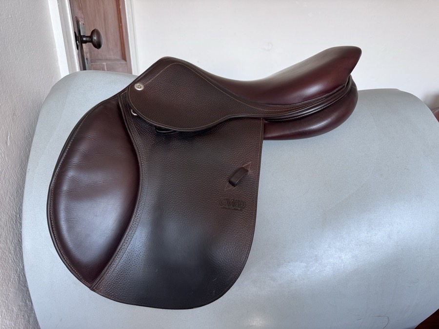 17.5” CWD SE03 CC Saddle - 2016 - 2L - Grained Buffalo