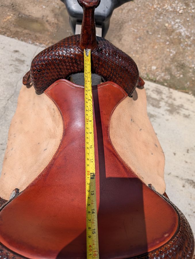 CIRCLE Y | 16.5" | 8" Tree Size