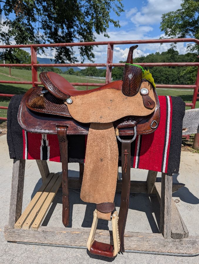 CIRCLE Y | 16.5" | 8" Tree Size