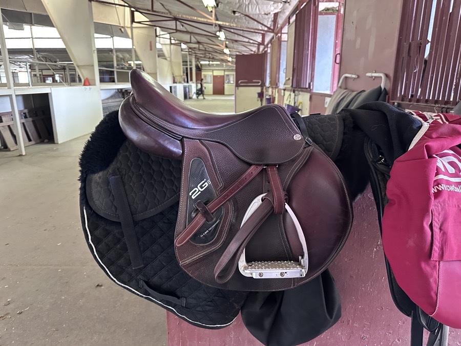 2020 CWD SE25 English Saddle – 17.5” Seat, 2C Flap – Excellent Condition
