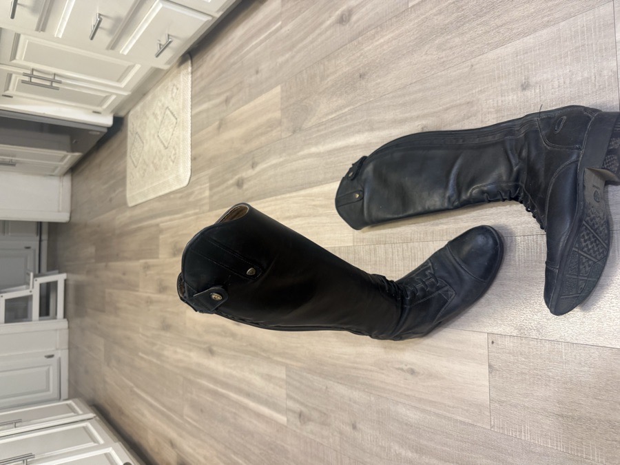 ARIAT Boots 7.5