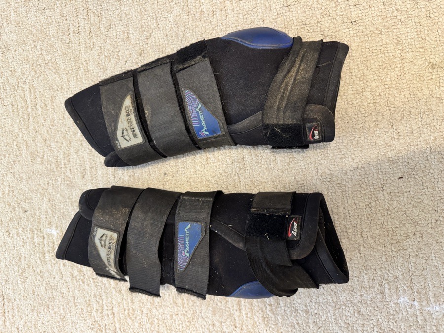 VEREDUS Magnetik Stable Boots - Rear