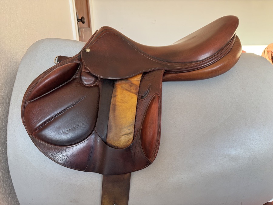 18.5” Devoucoux Ioldy Monoflap XC Saddle - 1AA