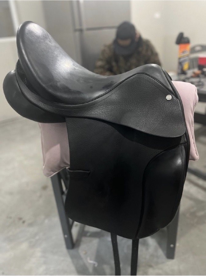 HDR Pro Buffalo Leather Dressage Saddle — 17.5"