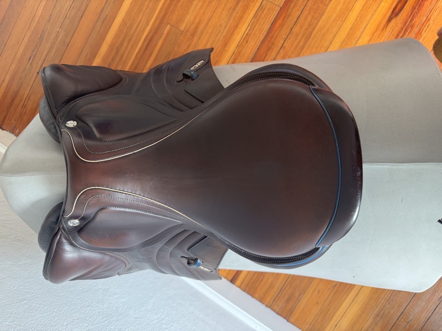 17.5” 2019 CWD SE32 Mademoiselle 2Gs Saddle - 3C - Full Buffalo