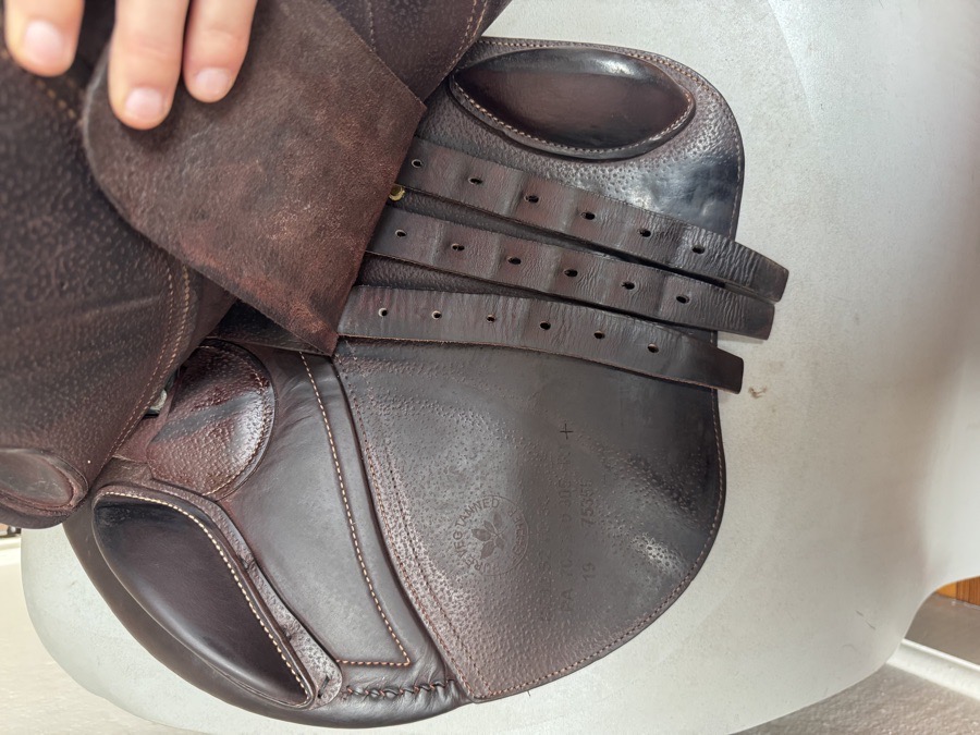 17.5” 2019 CWD SE32 Mademoiselle 2Gs Saddle - 3C - Full Buffalo