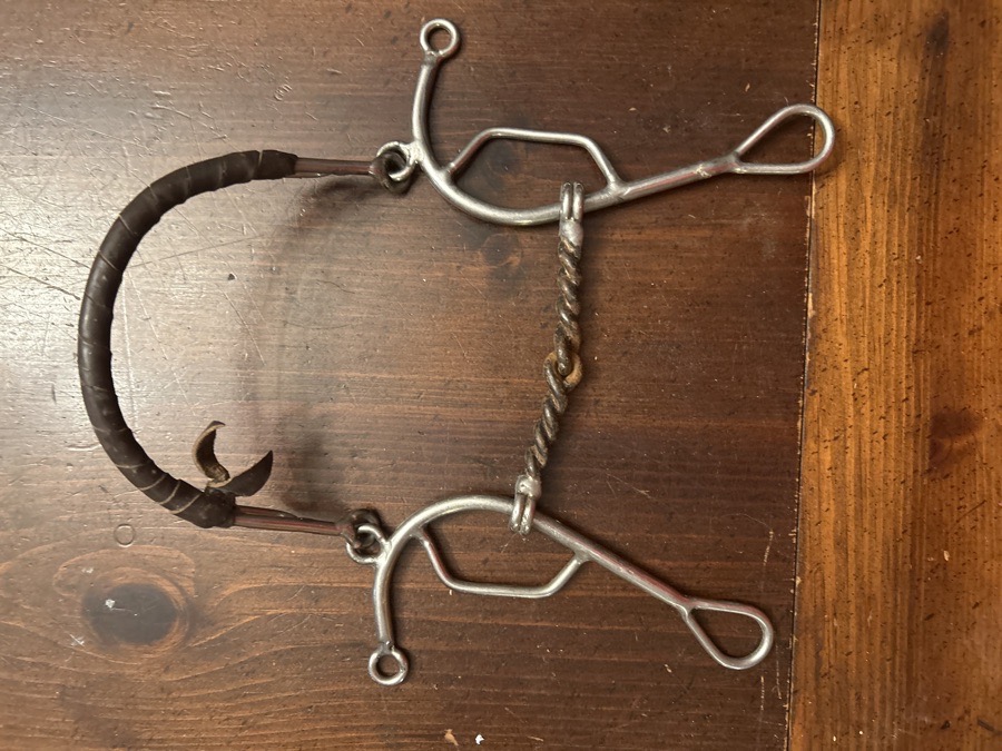 5.5” Twisted mouth leather nose combonation bit