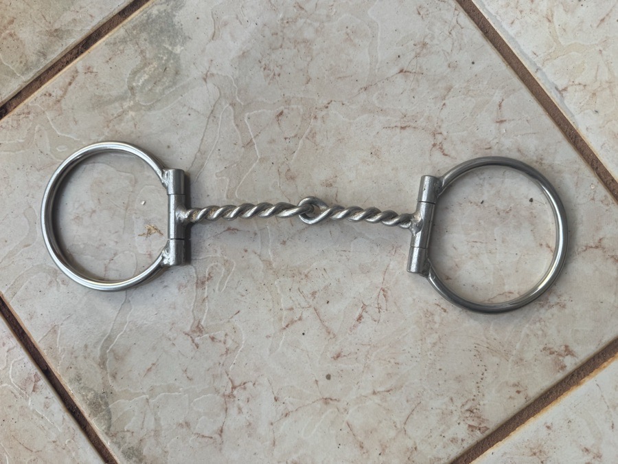 TWISTED WIRE D-RING BIT-4.5"