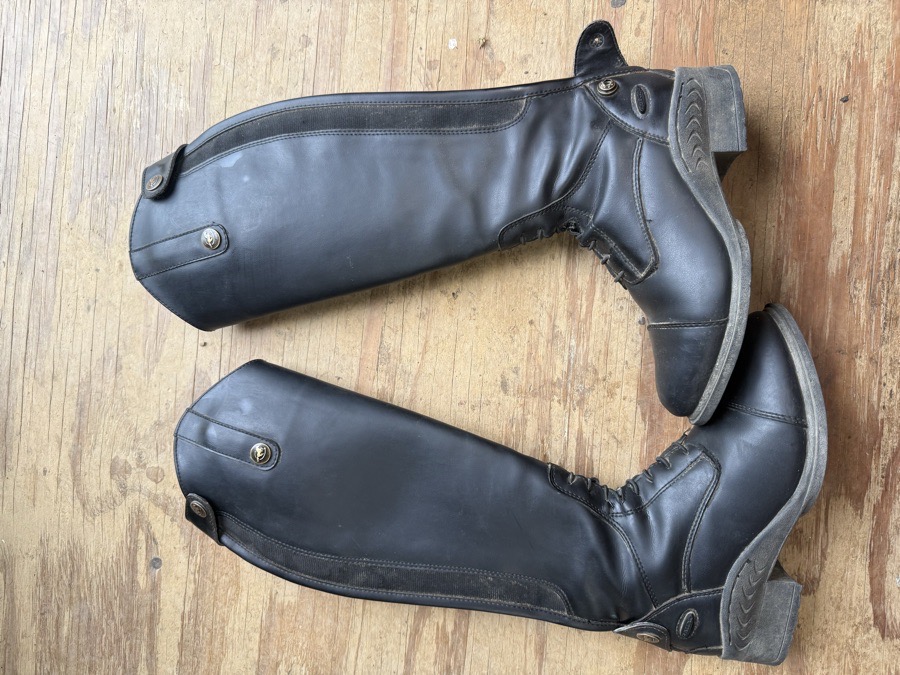 SMARTPAK kids tall boots, size 4