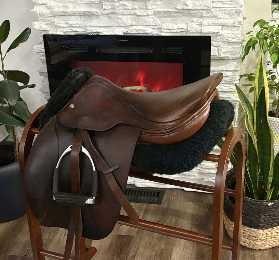 17” Crosby XL Saddle 