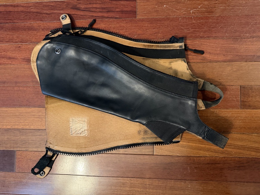 Ariat Close Contour Leather Half Chaps Small Short