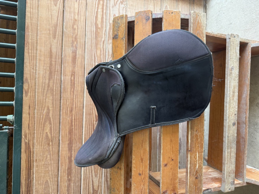 Black Children’s Saddle 