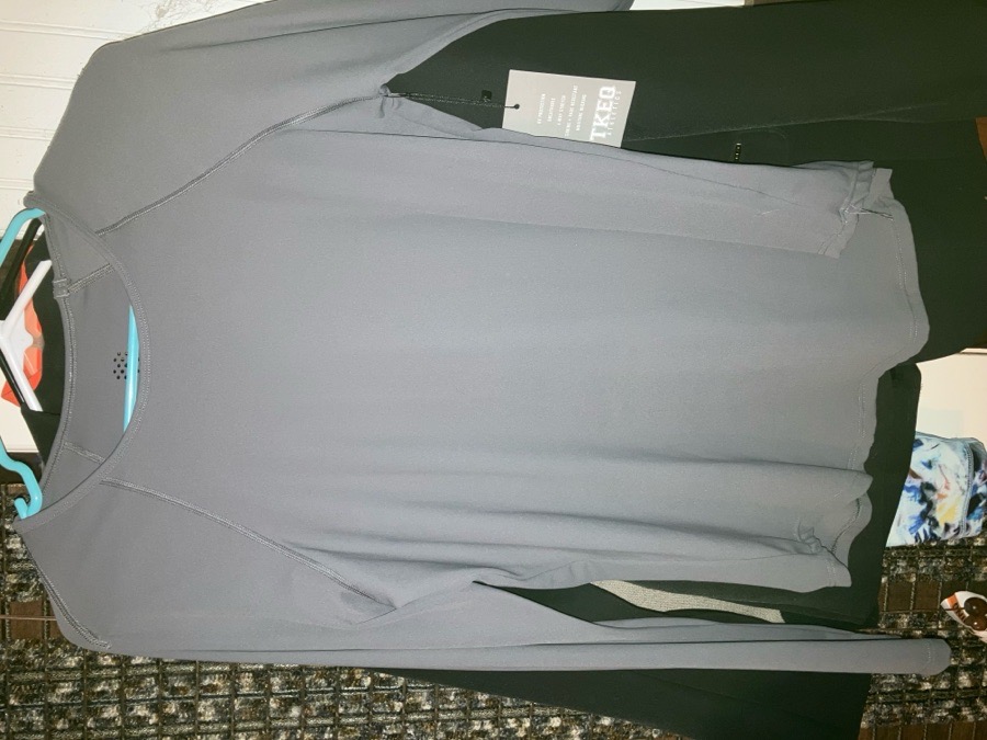 TKEQ long sleeve tech top L/XL Greystone NEW