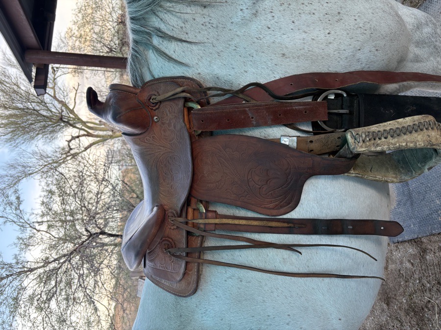Vintage youth 13” equitation trail saddle