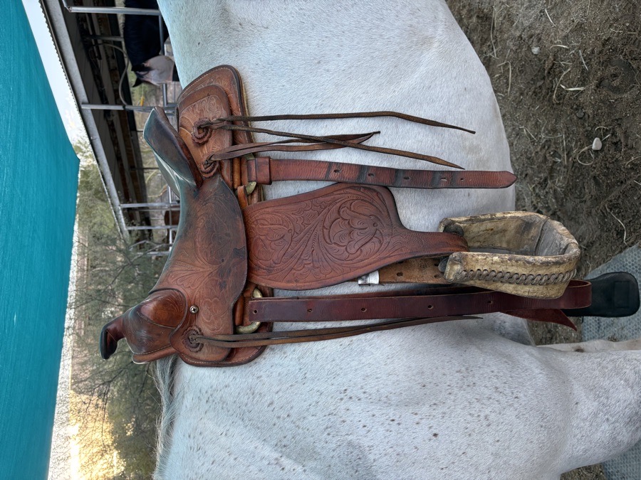 Vintage youth 13” equitation trail saddle