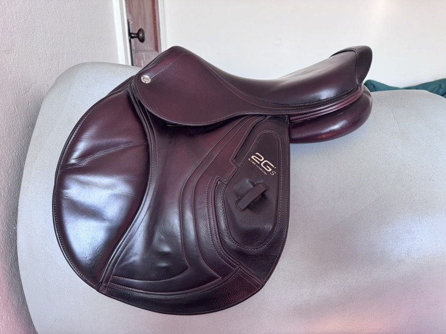 17” CWD SE26 2Gs PRO Saddle - 2018 - 2L - Full Buffalo!